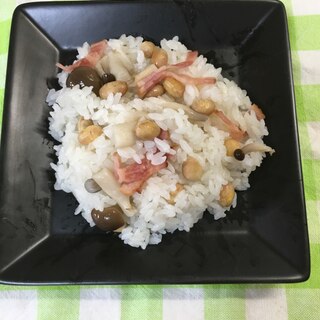 バター香る！入れて炊くだけの節分豆のピラフ